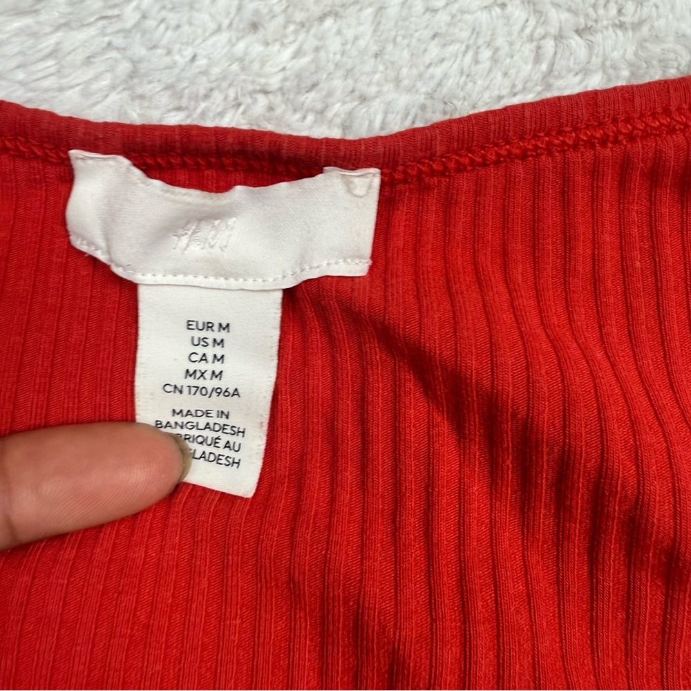 H&M Red Ribbed Button-Down Top - Picture 3 of 6